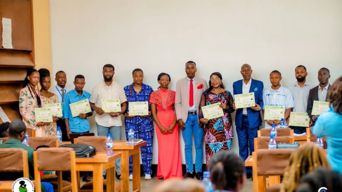 Remise des brevets aux jeunes engagés dans l’autonomisation de la femme au Sud-Kivu